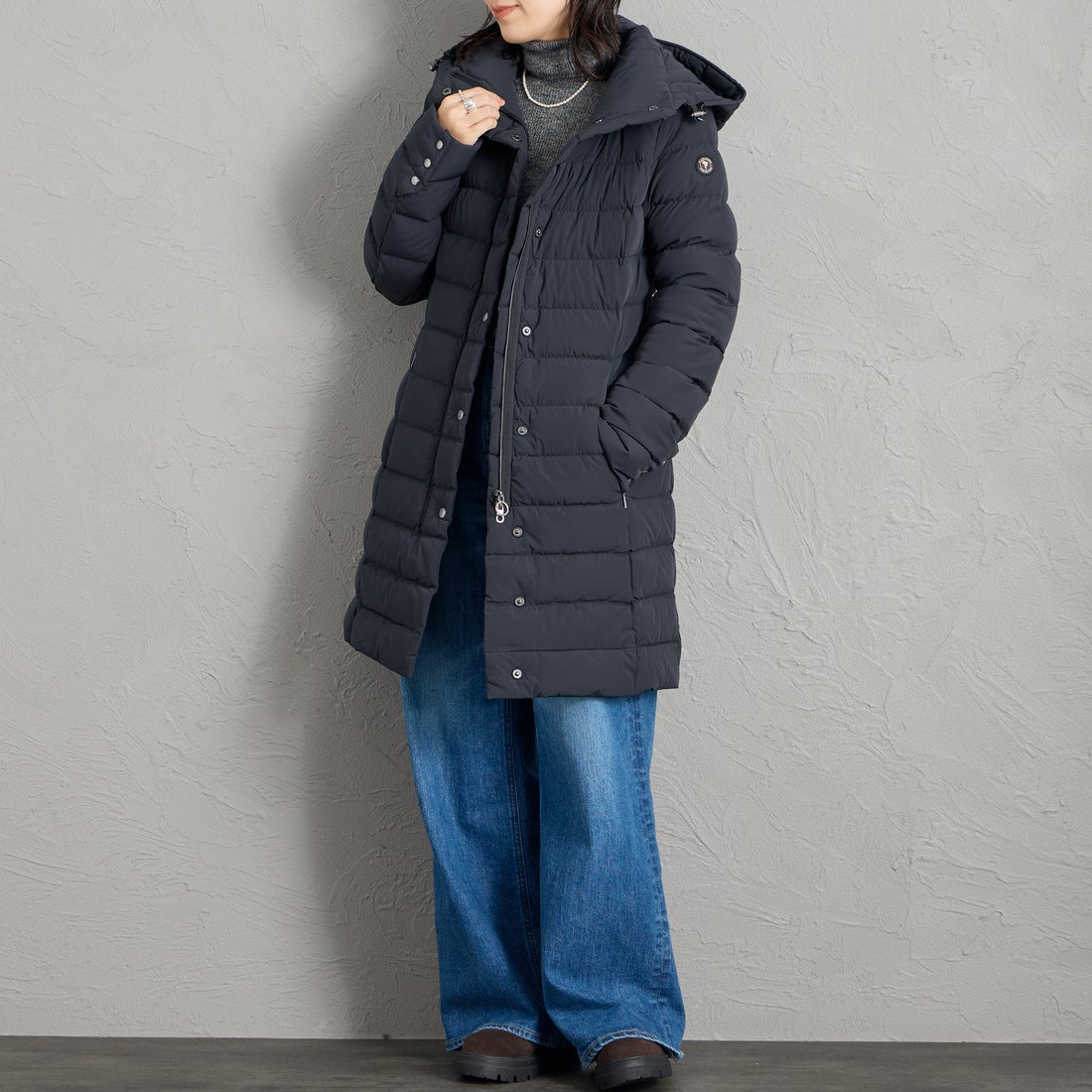 CAPE HORN [ケープホーン] SANTACRUZ / サンタクルーズ ダウンコート [D2570] 500 BLACK &&モデル身長：160cm 着用サイズ：44&&