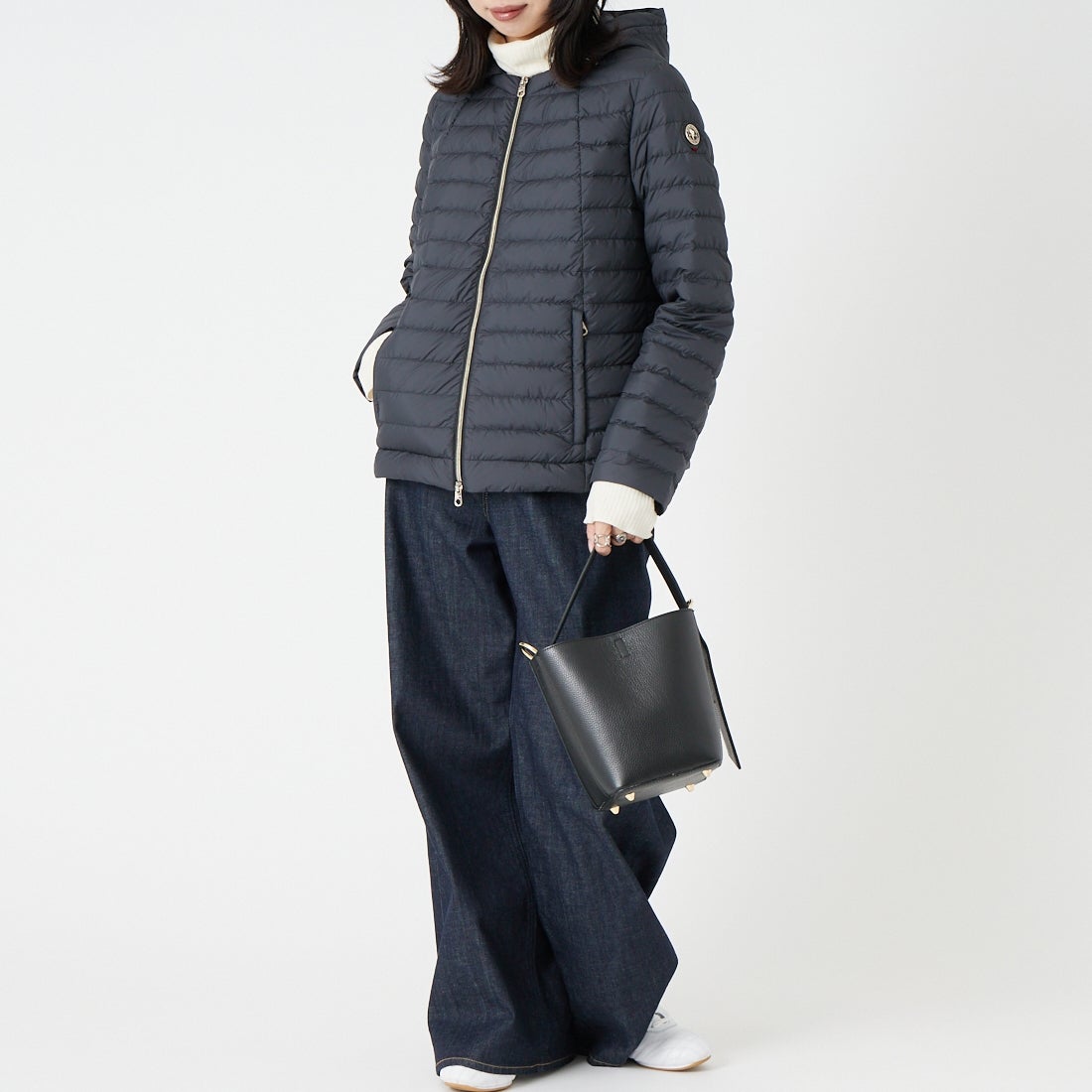 CAPE HORN [ケープホーン] USHUAIA / ウシュアイア フーデッド ダウンジャケット [D2543] 501 BLACK &&モデル身長：162cm 着用サイズ：40&&