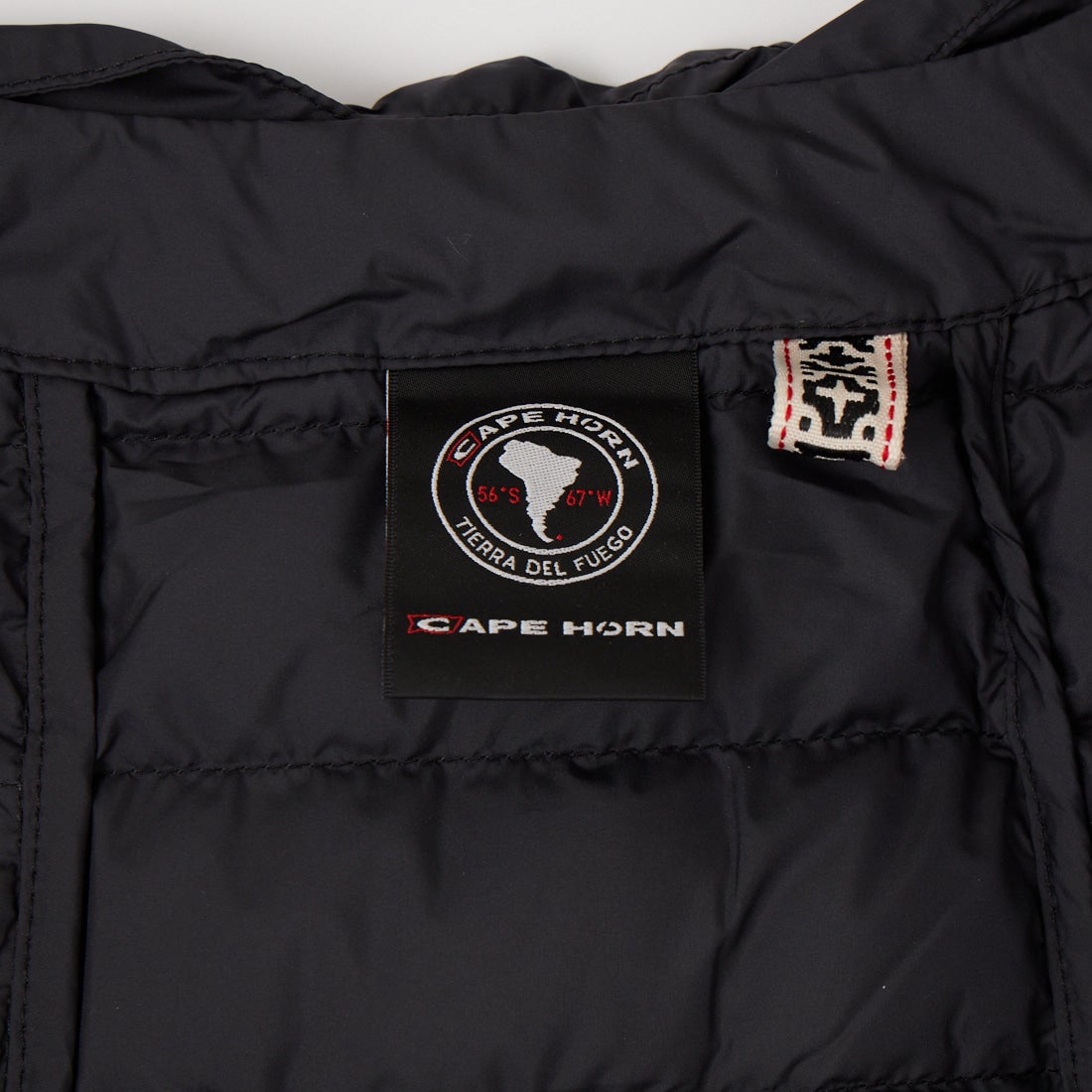 CAPE HORN [ケープホーン] USHUAIA / ウシュアイア フーデッド ダウンジャケット [D2543] 501 BLACK
