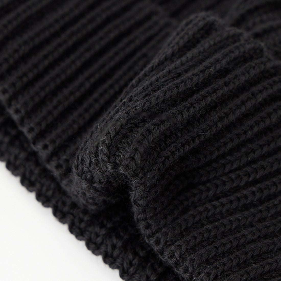 C.P.COMPANY [シーピーカンパニー] エクストラファインウール ニットキャップ [RFCMAC739A] 999 BLACK