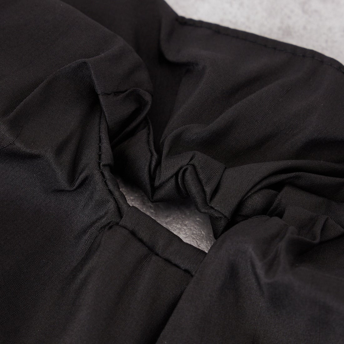 heyep [ヘイップ] シルクスクエア ミディアムシュシュ [HP0324] BLACK