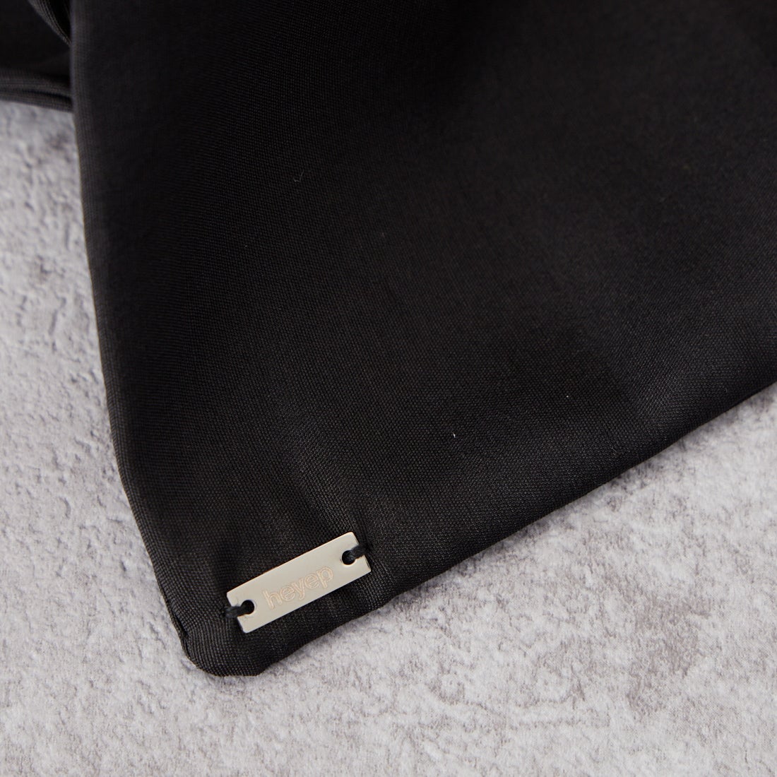 heyep [ヘイップ] シルクスクエア ミディアムシュシュ [HP0324] BLACK