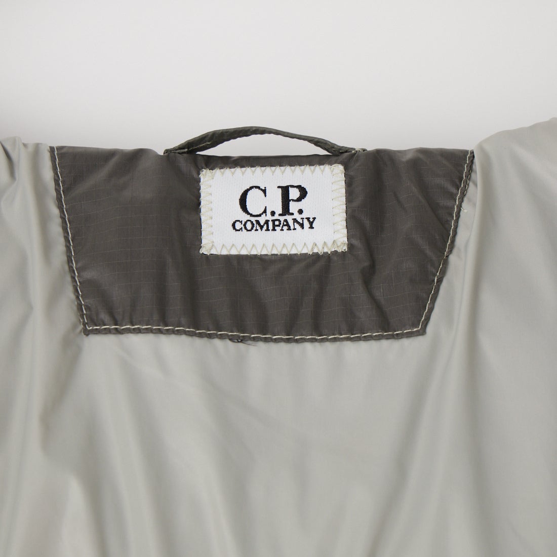 C.P.COMPANY [シーピーカンパニー] D.D. SHELL フーデッド ダウンジャケット [21CMOW702A] 936 FLINT