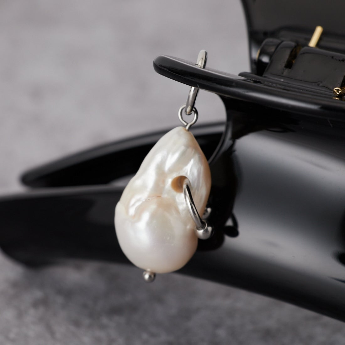 heyep [ヘイップ] パールモチーフ ヘアクリップ [HP09626] BLACK