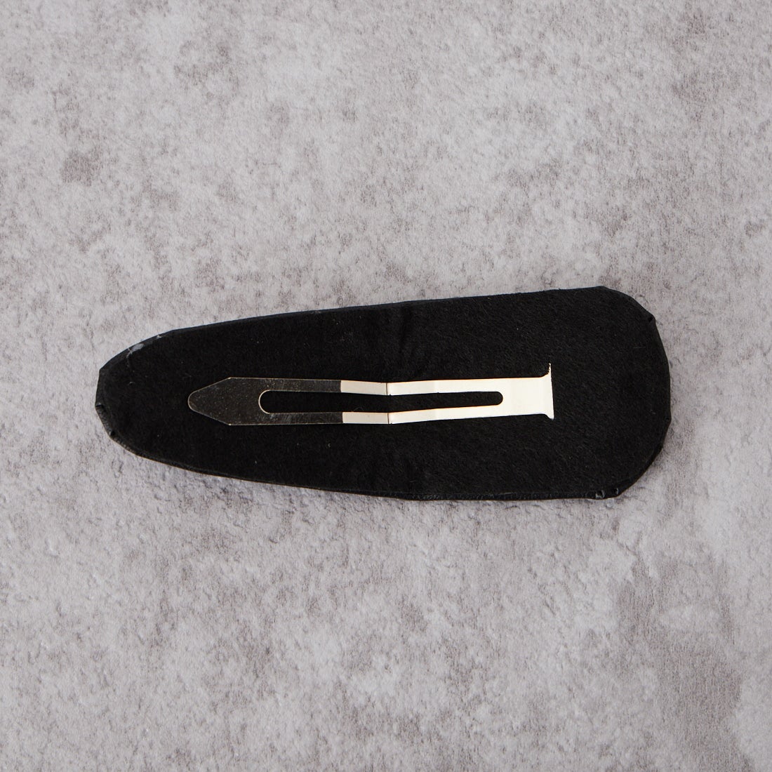 heyep [ヘイップ] ロゴスタッズ ヘアクリップ [HP08426] BLACK
