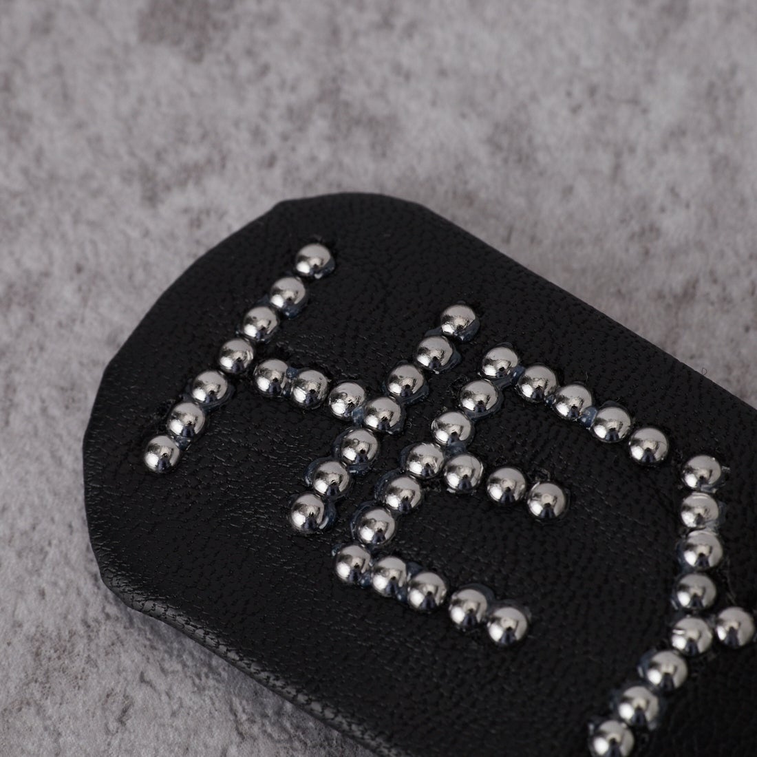 heyep [ヘイップ] ロゴスタッズ ヘアクリップ [HP08426] BLACK