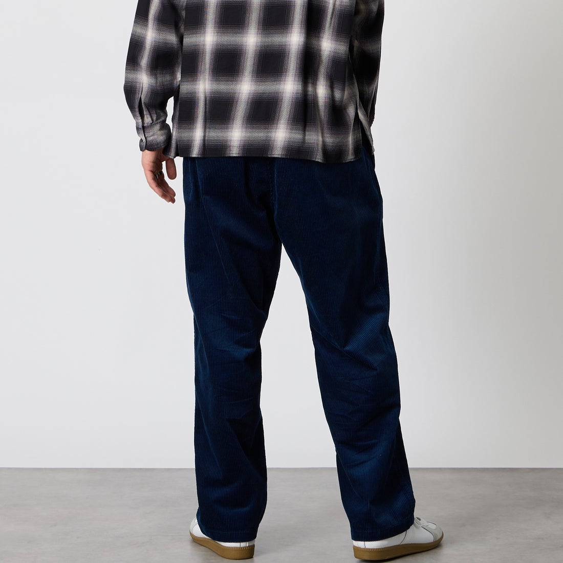 DANTON [ダントン] コーデュロイイージーパンツ [DT-E0319CDU] DULL BLUE &&モデル身長：177cm 着用サイズ：38&&