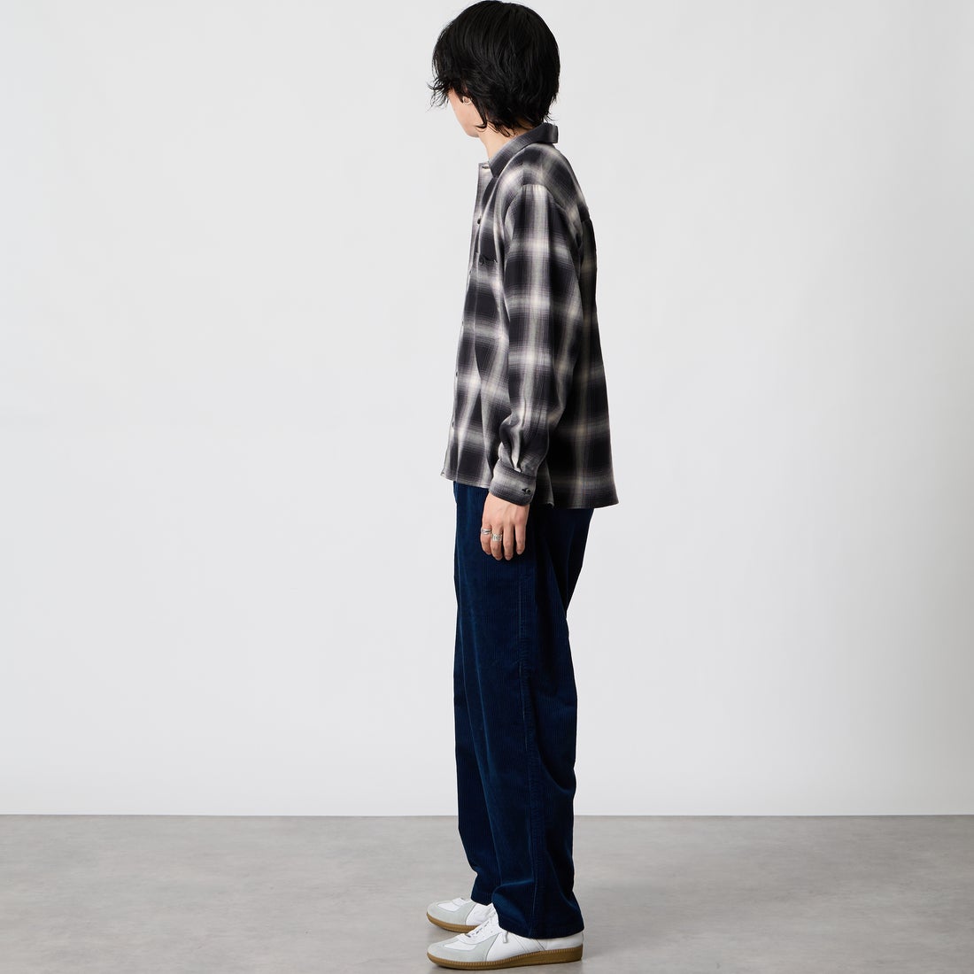 DANTON [ダントン] コーデュロイイージーパンツ [DT-E0319CDU] DULL BLUE &&モデル身長：177cm 着用サイズ：38&&