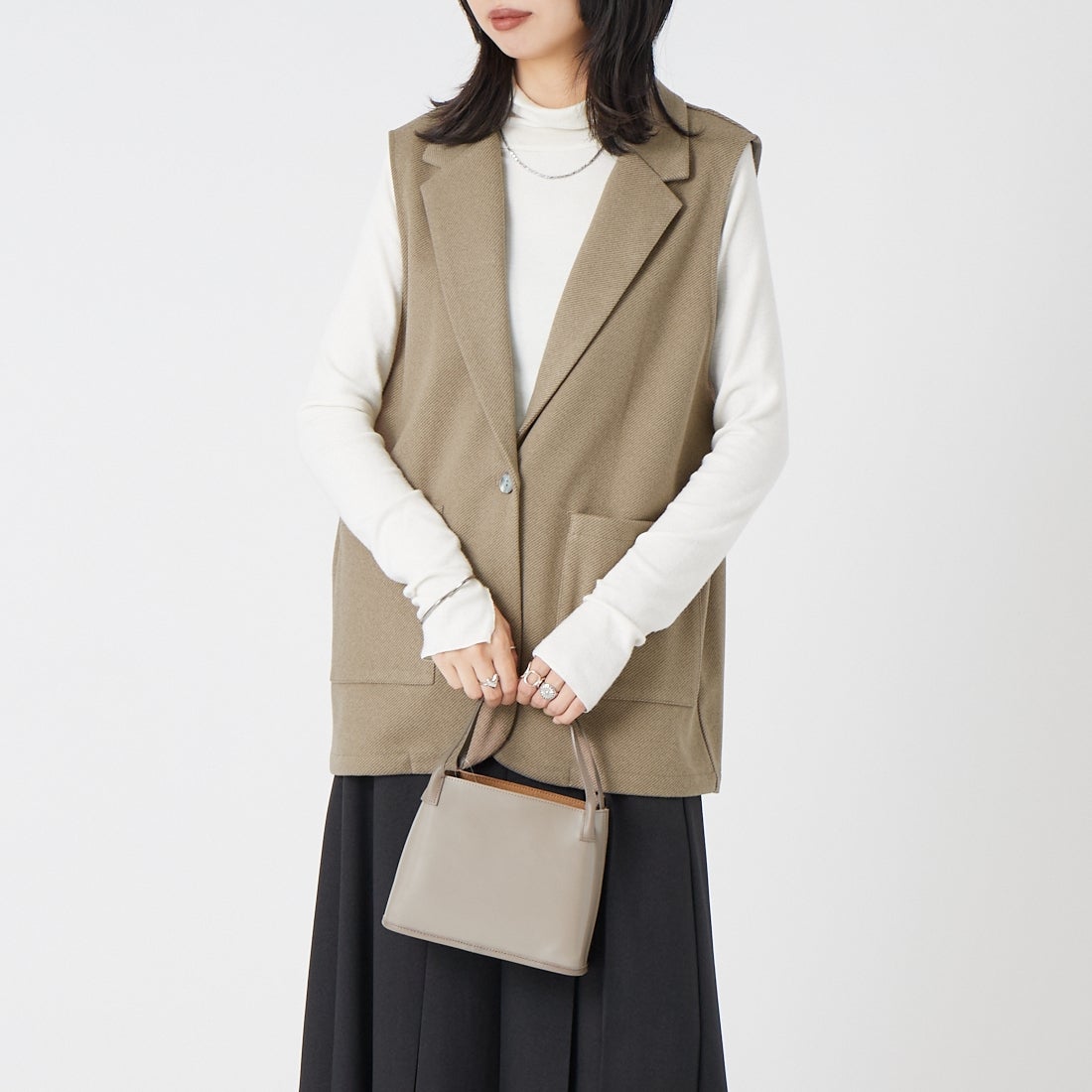TenuE [テニュイ] ヘリンボーンテーラードジレ [26040215] GREIGE &&モデル身長：162cm 着用サイズ：F&&