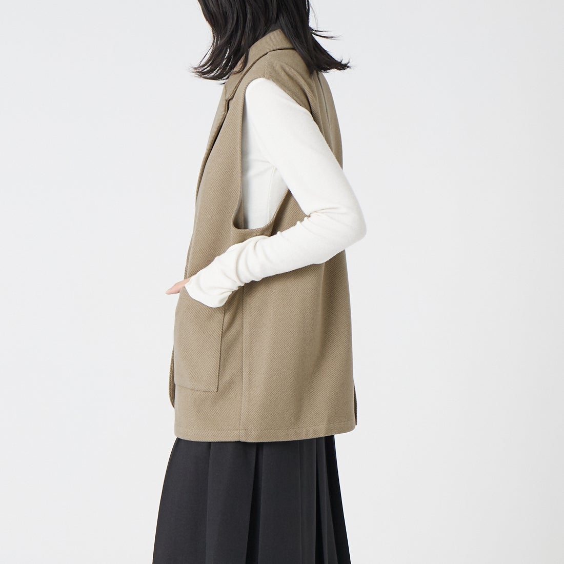 TenuE [テニュイ] ヘリンボーンテーラードジレ [26040215] GREIGE &&モデル身長：162cm 着用サイズ：F&&