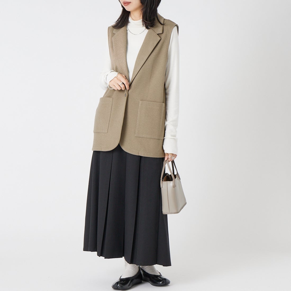TenuE [テニュイ] ヘリンボーンテーラードジレ [26040215] GREIGE &&モデル身長：162cm 着用サイズ：F&&