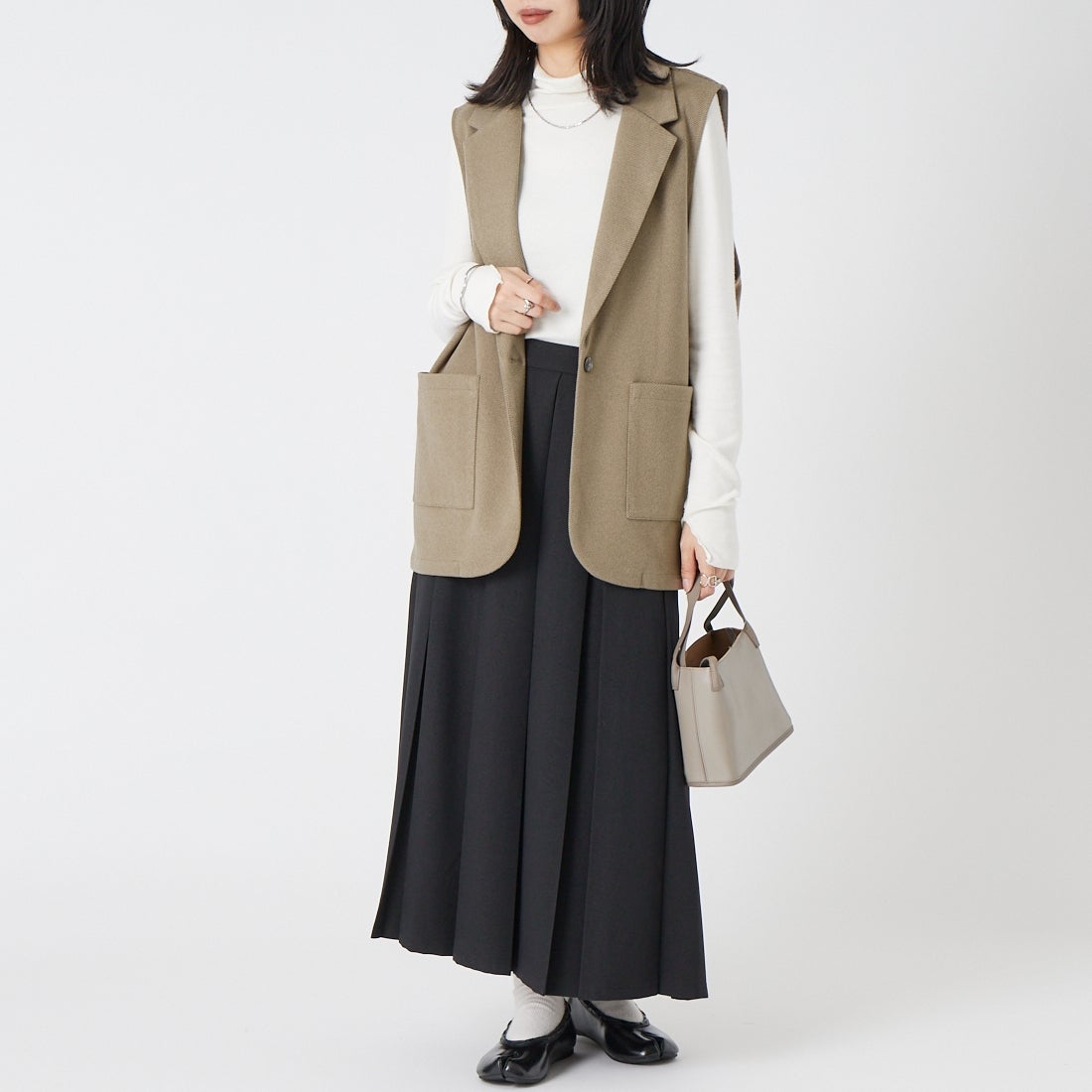 TenuE [テニュイ] ヘリンボーンテーラードジレ [26040215] GREIGE &&モデル身長：162cm 着用サイズ：F&&