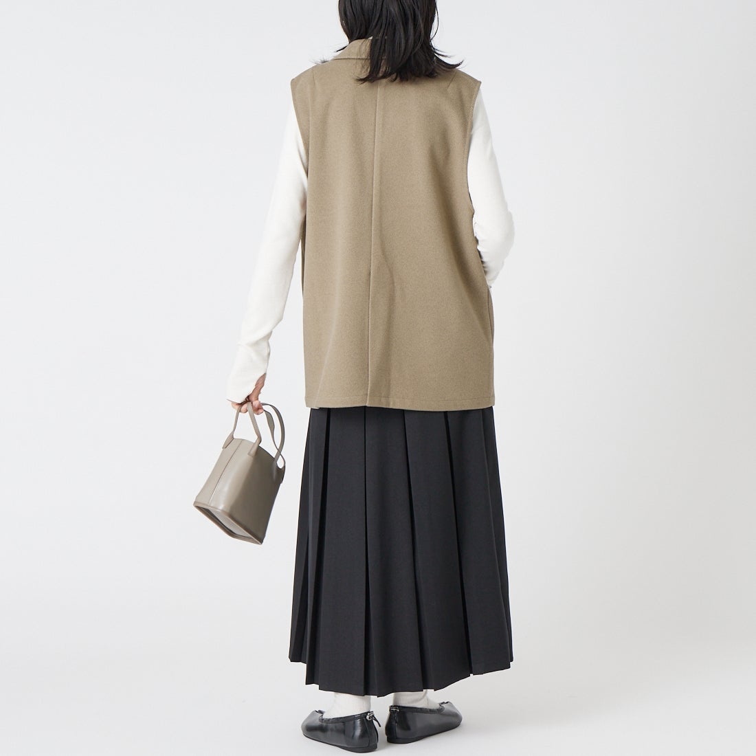 TenuE [テニュイ] ヘリンボーンテーラードジレ [26040215] GREIGE &&モデル身長：162cm 着用サイズ：F&&
