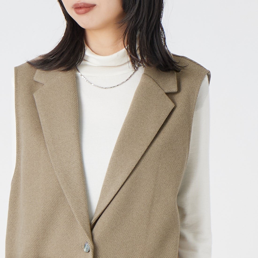 TenuE [テニュイ] ヘリンボーンテーラードジレ [26040215] GREIGE &&モデル身長：162cm 着用サイズ：F&&