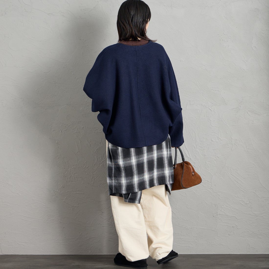 ORCIVAL [オーシバル] Vネックドルマンスリーブカーディガン [OR-D0151KKW] DK.NAVY &&モデル身長：160cm 着用サイズ：1&&