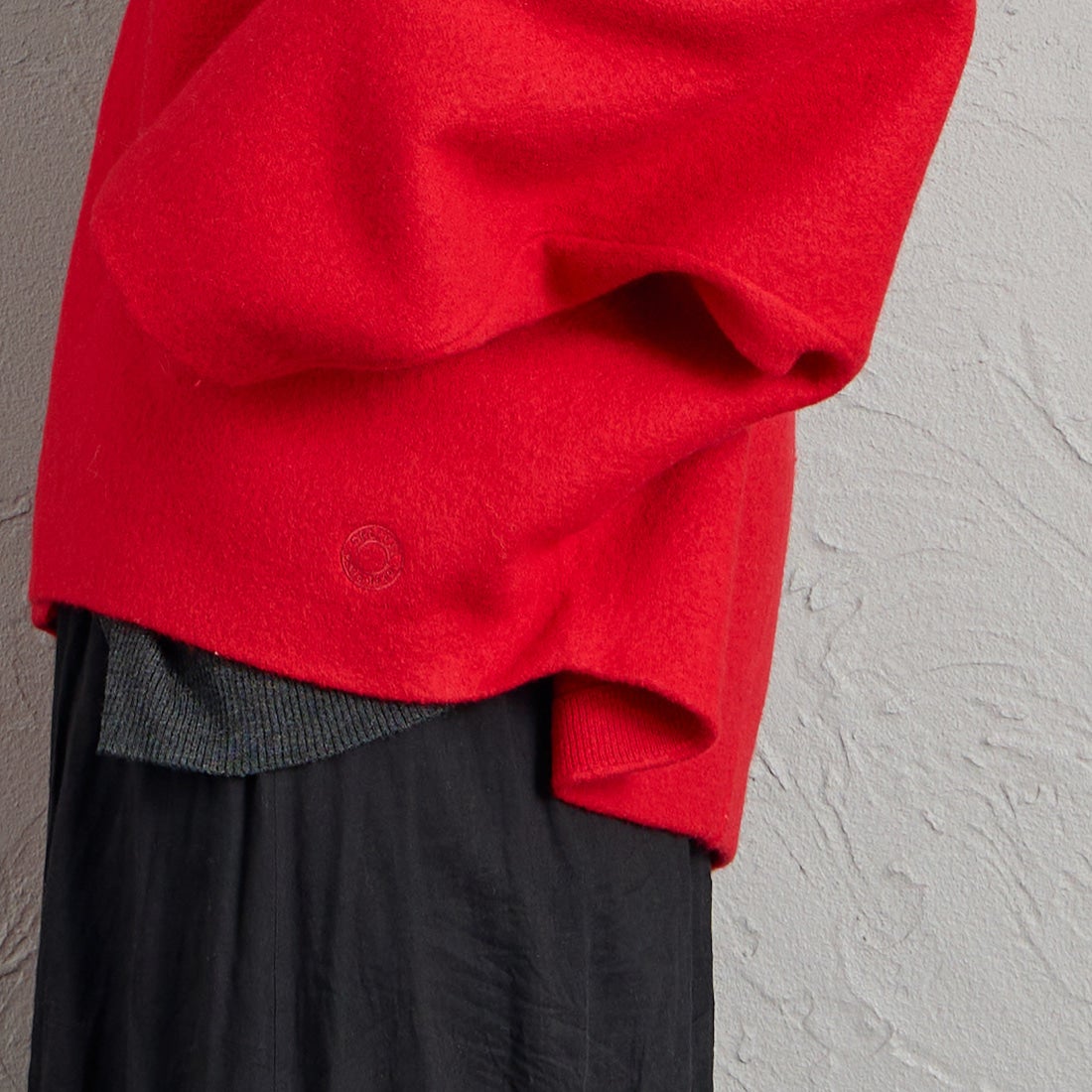 ORCIVAL [オーシバル] Vネックドルマンスリーブカーディガン [OR-D0151KKW] RED &&モデル身長：150cm 着用サイズ：1&&