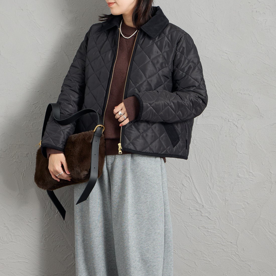 Traditional Weatherwear [トラディショナル ウェザーウェア] WAVERLY / ウェーバリー Aラインジップ [APQCO0552AA] AA01 BK/BK &&モデル身長：160cm 着用サイズ：34&&