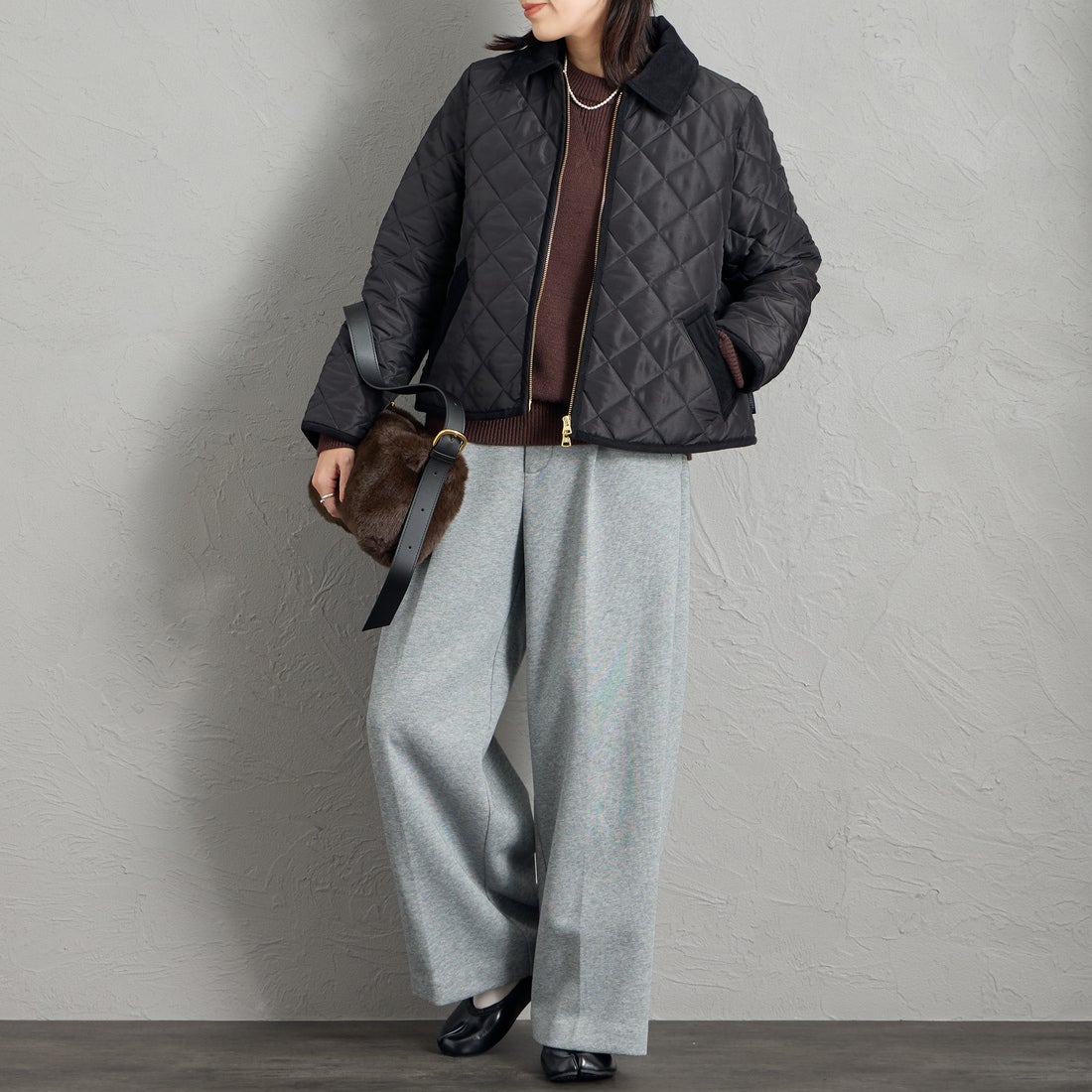 Traditional Weatherwear [トラディショナル ウェザーウェア] WAVERLY / ウェーバリー Aラインジップ [APQCO0552AA] AA01 BK/BK &&モデル身長：160cm 着用サイズ：34&&