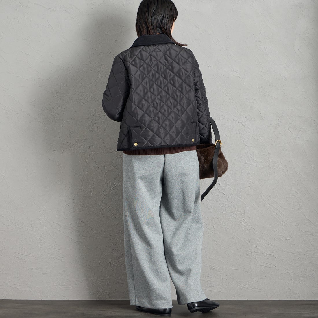 Traditional Weatherwear [トラディショナル ウェザーウェア] WAVERLY / ウェーバリー Aラインジップ [APQCO0552AA] AA01 BK/BK &&モデル身長：160cm 着用サイズ：34&&