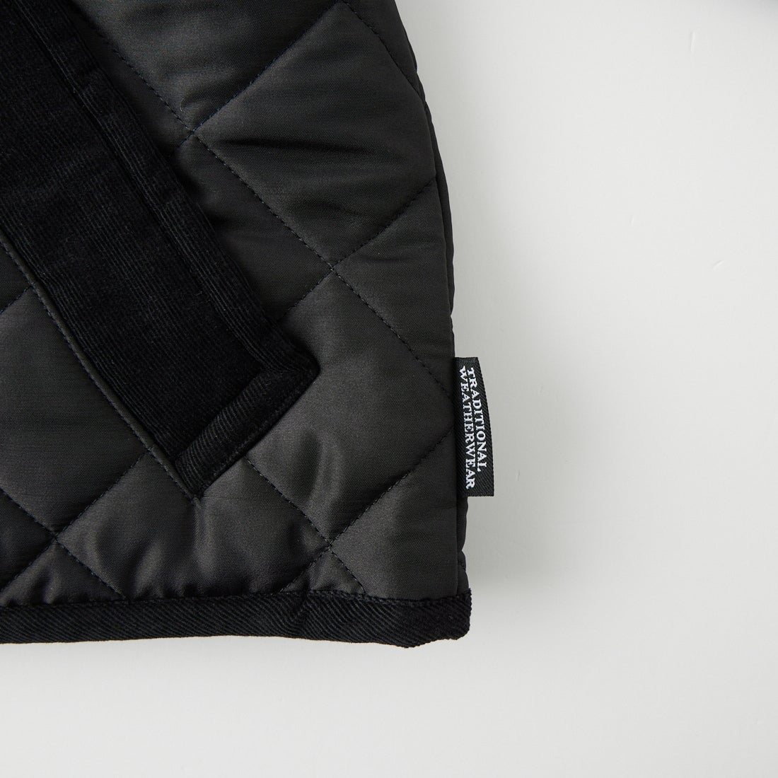 Traditional Weatherwear [トラディショナル ウェザーウェア] WAVERLY / ウェーバリー Aラインジップ [APQCO0552AA] AA01 BK/BK