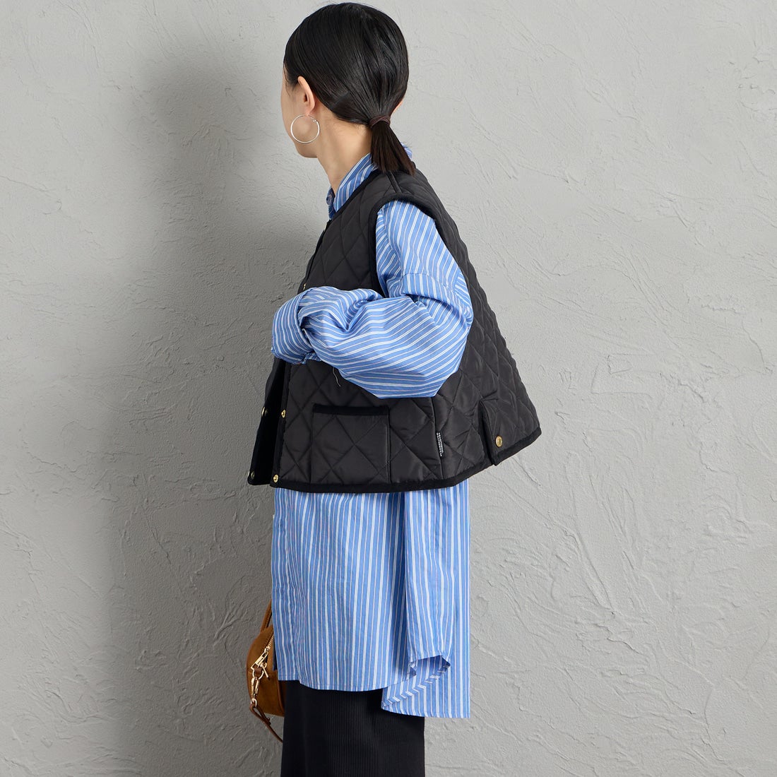 Traditional Weatherwear [トラディショナル ウェザーウェア] ARKLEY GILET / アークリー ジレ [APQVS0308AA] AA01 BK/BK &&モデル身長：150cm 着用サイズ：34&&