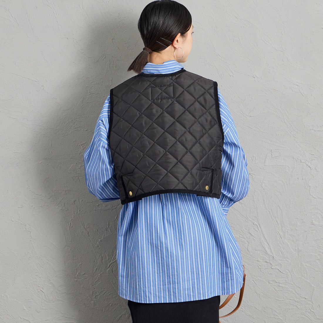 Traditional Weatherwear [トラディショナル ウェザーウェア] ARKLEY GILET / アークリー ジレ [APQVS0308AA] AA01 BK/BK &&モデル身長：150cm 着用サイズ：34&&