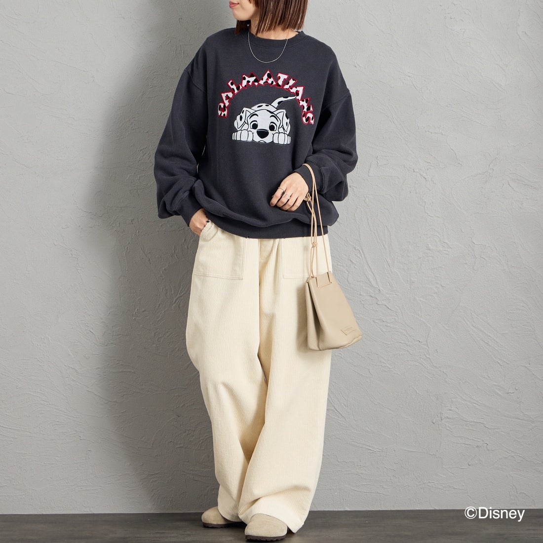 Jeans Factory Clothes [ジーンズファクトリークローズ] キャラダメージスウェット / 101DALMATIANS [JFC-264-072] BLACK &&モデル身長：159cm 着用サイズ：S&&