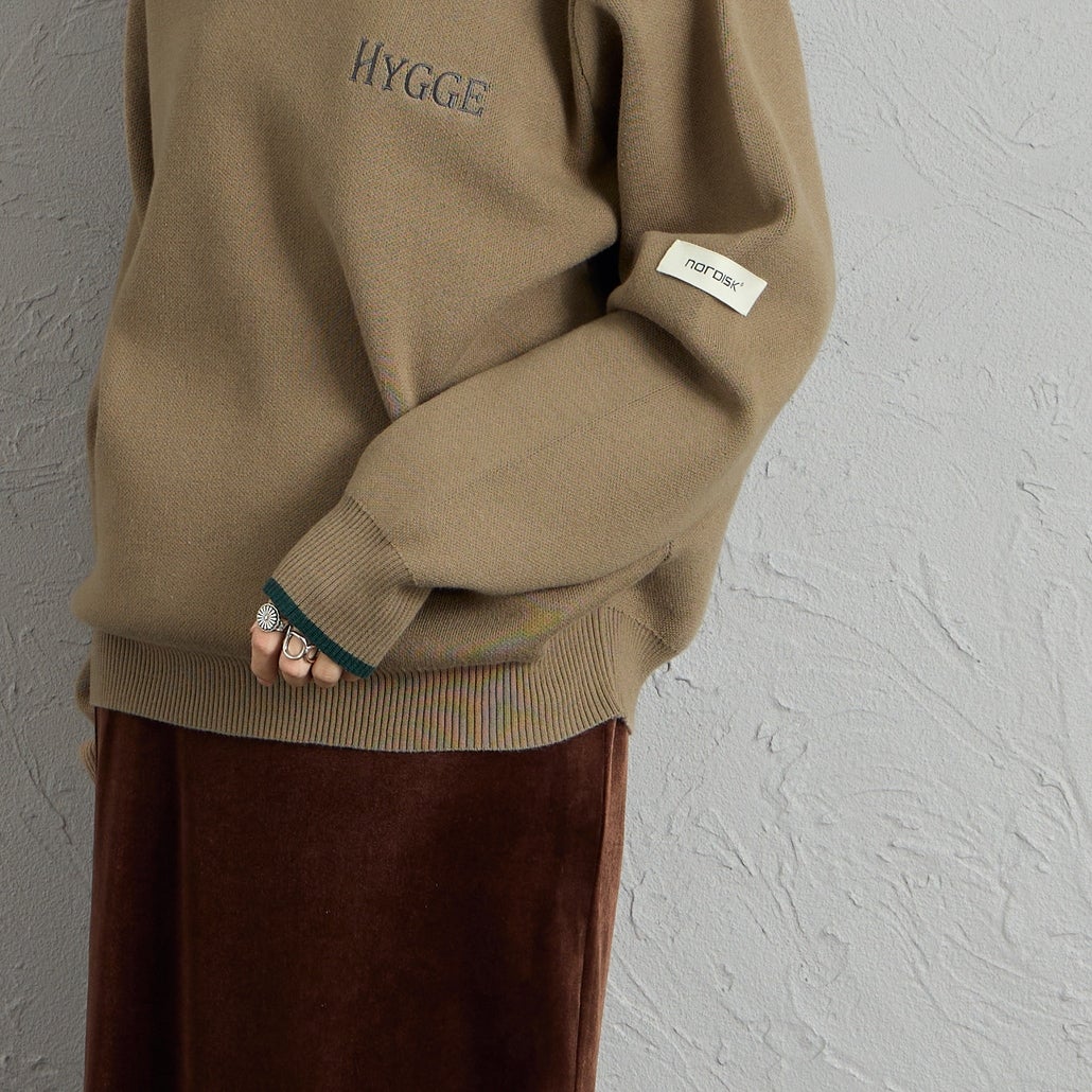 NORDISK [ノルディスク] 別注 HYGGE バックロゴジャガードニット [NU21802-JF] BEIGE &&モデル身長：162cm 着用サイズ：S&&
