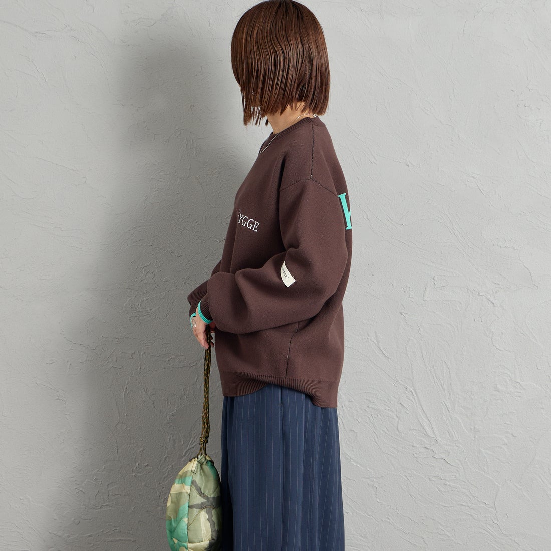 NORDISK [ノルディスク] 別注 HYGGE バックロゴジャガードニット [NU21802-JF] BROWN &&モデル身長：159cm 着用サイズ：S&&
