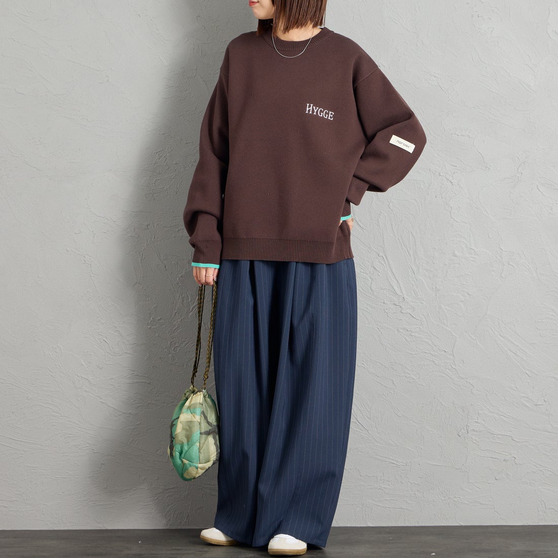 NORDISK [ノルディスク] 別注 HYGGE バックロゴジャガードニット [NU21802-JF] BROWN &&モデル身長：159cm 着用サイズ：S&&