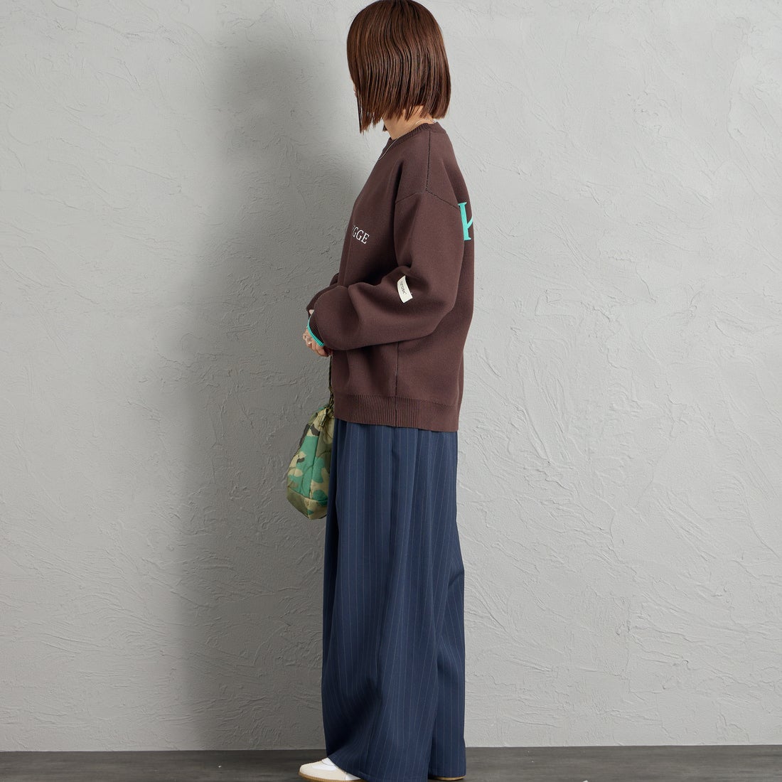 NORDISK [ノルディスク] 別注 HYGGE バックロゴジャガードニット [NU21802-JF] BROWN &&モデル身長：159cm 着用サイズ：S&&