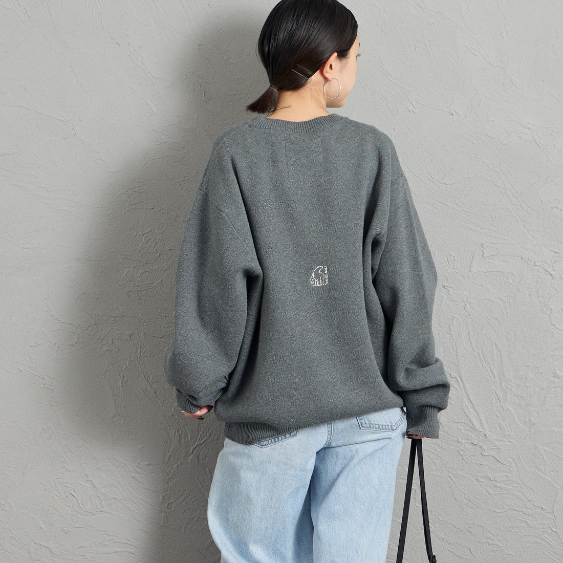 NORDISK [ノルディスク] 別注 HYGGE ジャガードロゴニット [NU21803-JF] GREY &&モデル身長：150cm 着用サイズ：S&&