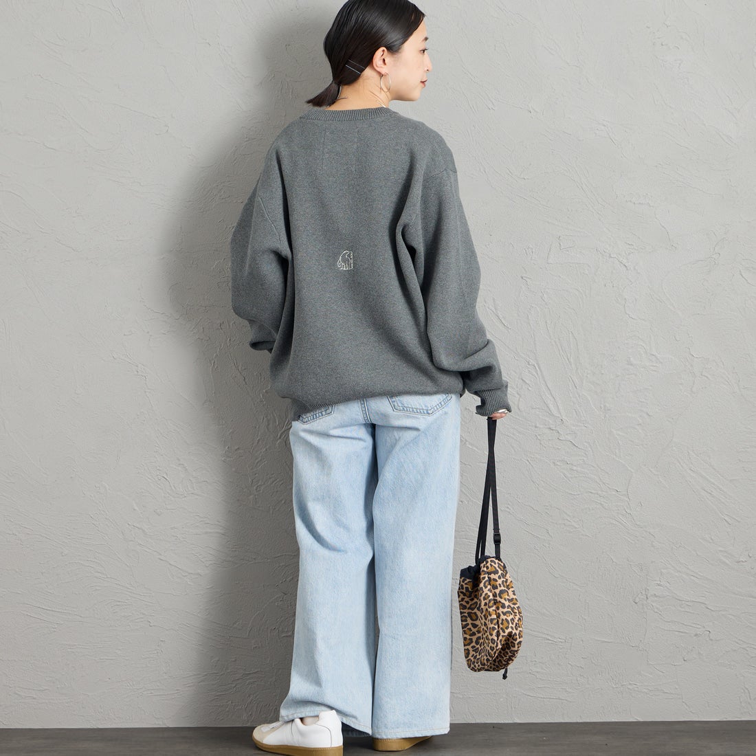 NORDISK [ノルディスク] 別注 HYGGE ジャガードロゴニット [NU21803-JF] GREY &&モデル身長：150cm 着用サイズ：S&&