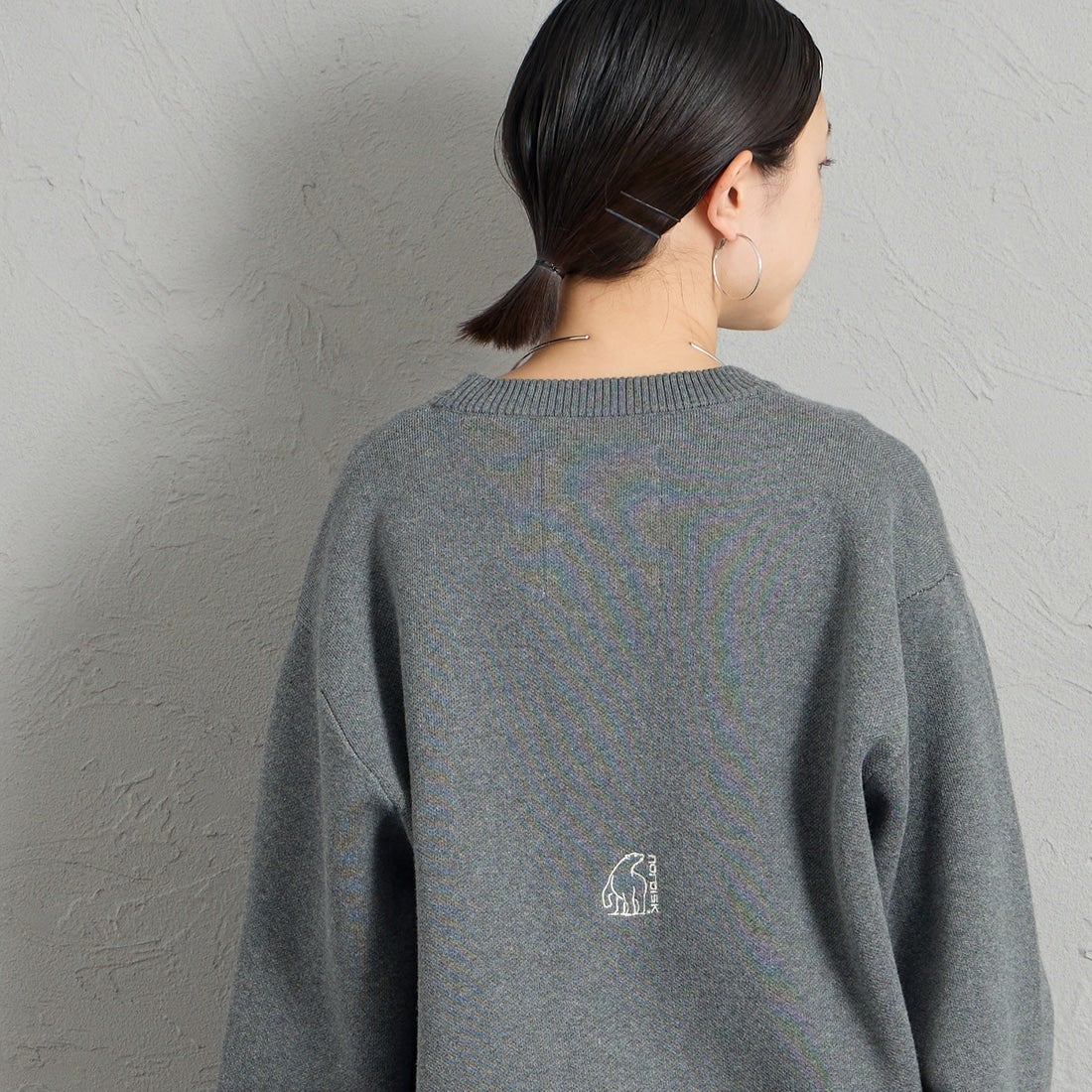 NORDISK [ノルディスク] 別注 HYGGE ジャガードロゴニット [NU21803-JF] GREY &&モデル身長：150cm 着用サイズ：S&&
