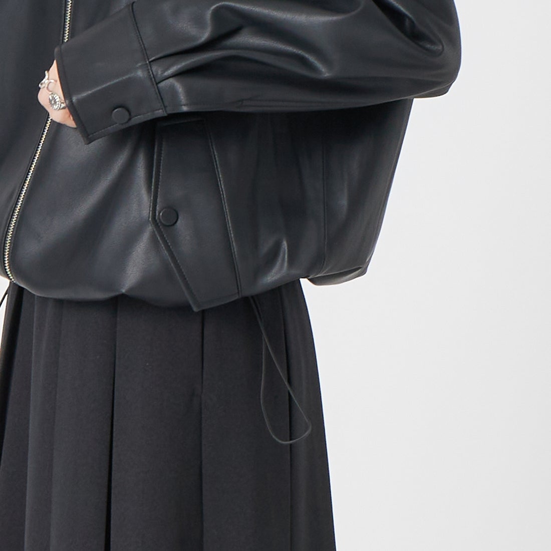 Noir Fabrik [ヌワールファブリック] バルーンレザージャケット [25917-HN] BLACK &&モデル身長：162cm 着用サイズ：F&&