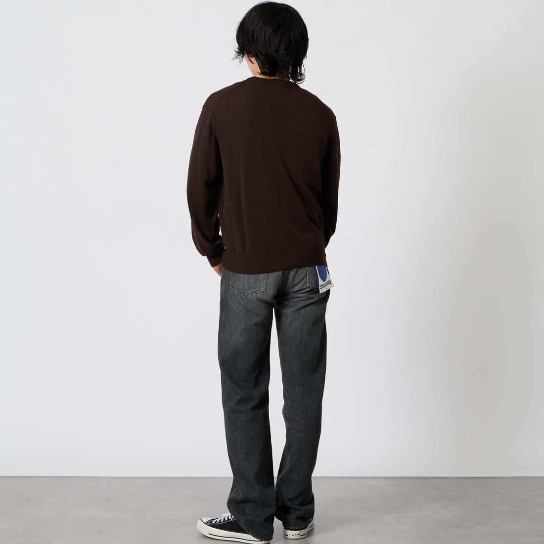 Jeans Factory Clothes [ジーンズファクトリークローズ] 12G メロウヤーン Vネックニット [26522029] 305 BROWN &&モデル身長：177cm 着用サイズ：M&&