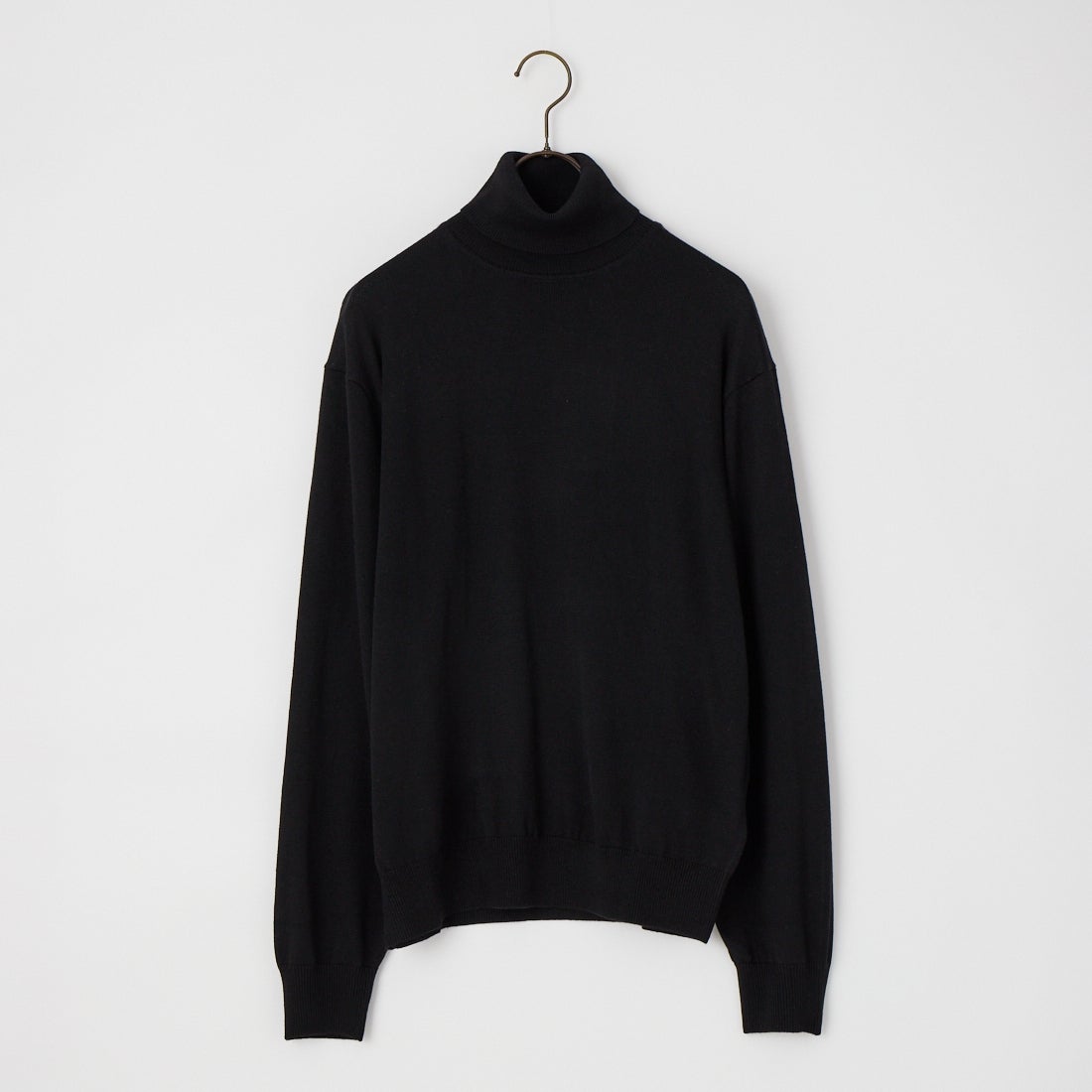 005 BLACK