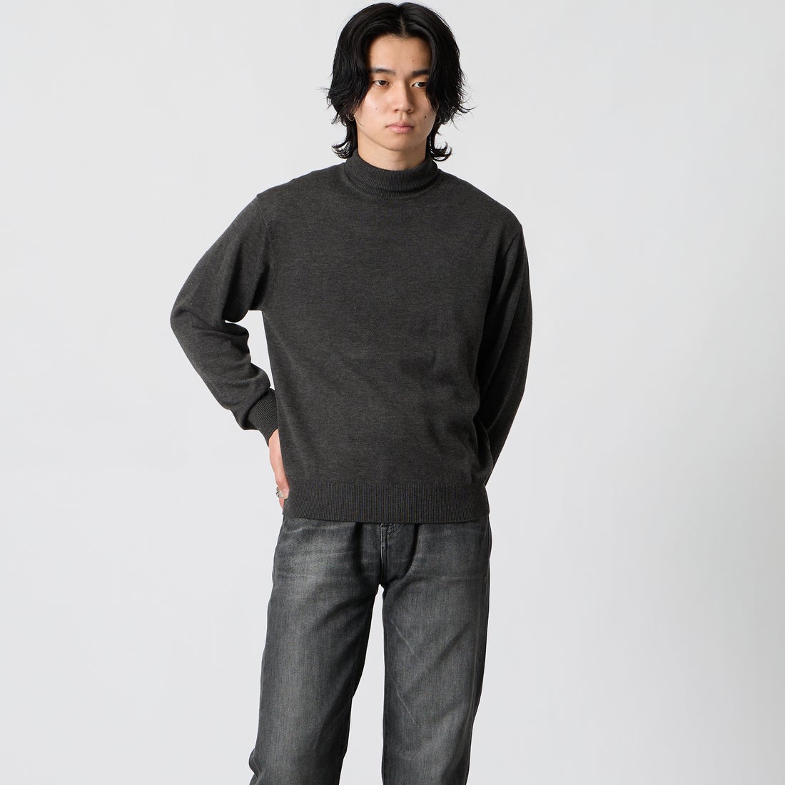 Jeans Factory Clothes [ジーンズファクトリークローズ] 12G メロウヤーン タートルネックニット [26522019] 004 CHARCO &&モデル身長：177cm 着用サイズ：M&&
