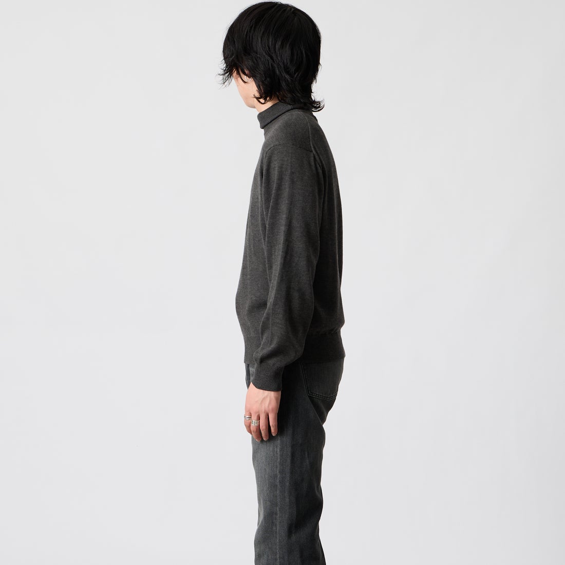 Jeans Factory Clothes [ジーンズファクトリークローズ] 12G メロウヤーン タートルネックニット [26522019] 004 CHARCO &&モデル身長：177cm 着用サイズ：M&&