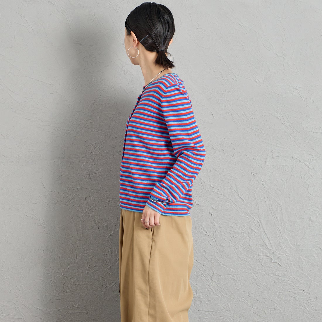 RYE TENDER [ライテンダー] 別注 マルチボーダーカーディガン [101452620-JF] BLUE STRIP &&モデル身長：150cm 着用サイズ：0&&