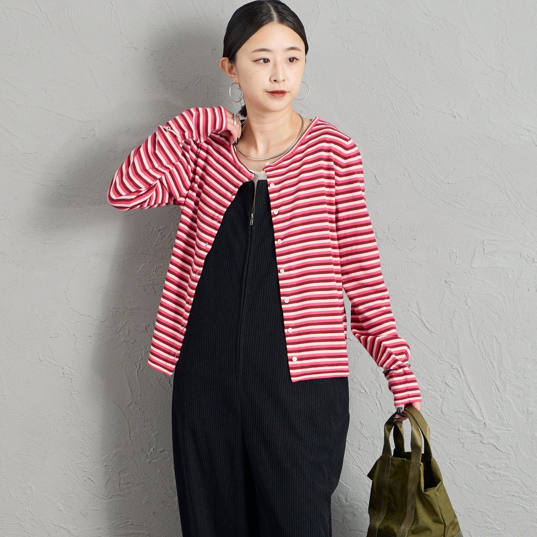 RYE TENDER [ライテンダー] 別注 マルチボーダーカーディガン [101452620-JF] PINK STRIP &&モデル身長：150cm 着用サイズ：0&&