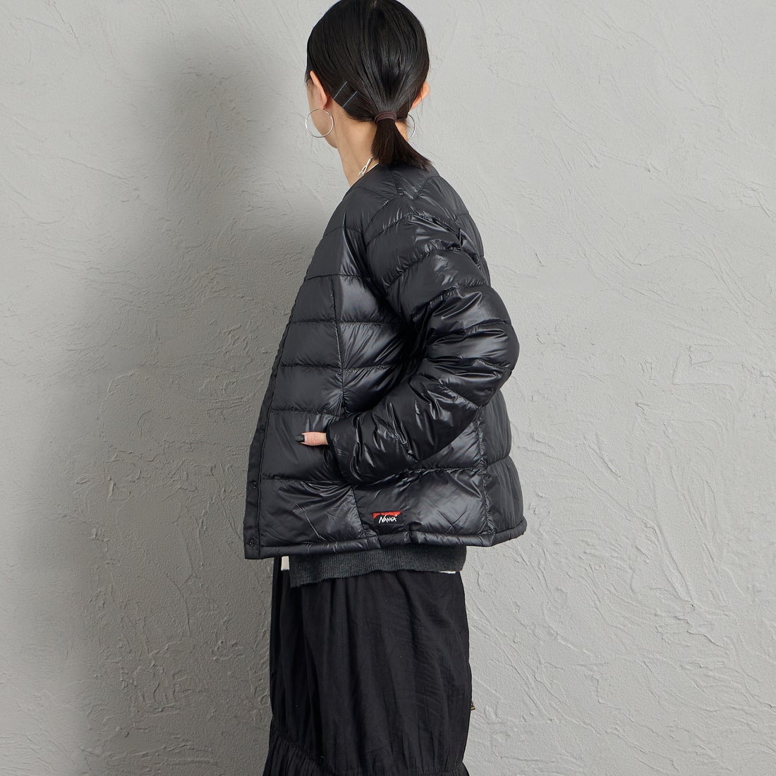 NANGA [ナンガ] セブンデイズ インナーダウン カーディガン ウィメンズ [N2531-0F065B] [ND2441-1M300] BLK &&モデル身長：150cm 着用サイズ：WM&&