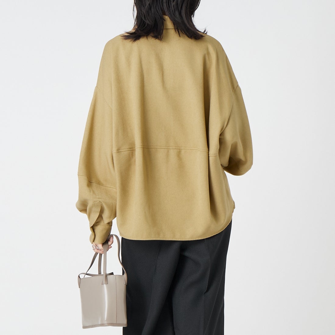 CLOCHE [クロシェ] ウールライクコクーンシャツ [65285620] ﾍﾞｰｼﾞｭ &&モデル身長：162cm 着用サイズ：2&&