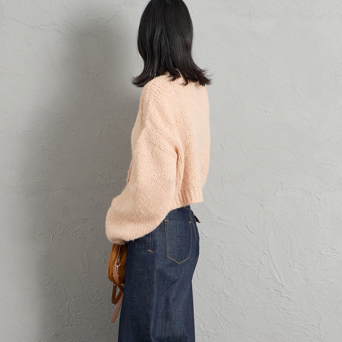 TRICOTS JEAN MARC [トリコット ジーン マルク] 別注 ショート丈クルーネックカーディガン [CCFJ-JF] PINK &&モデル身長：162cm 着用サイズ：F&&