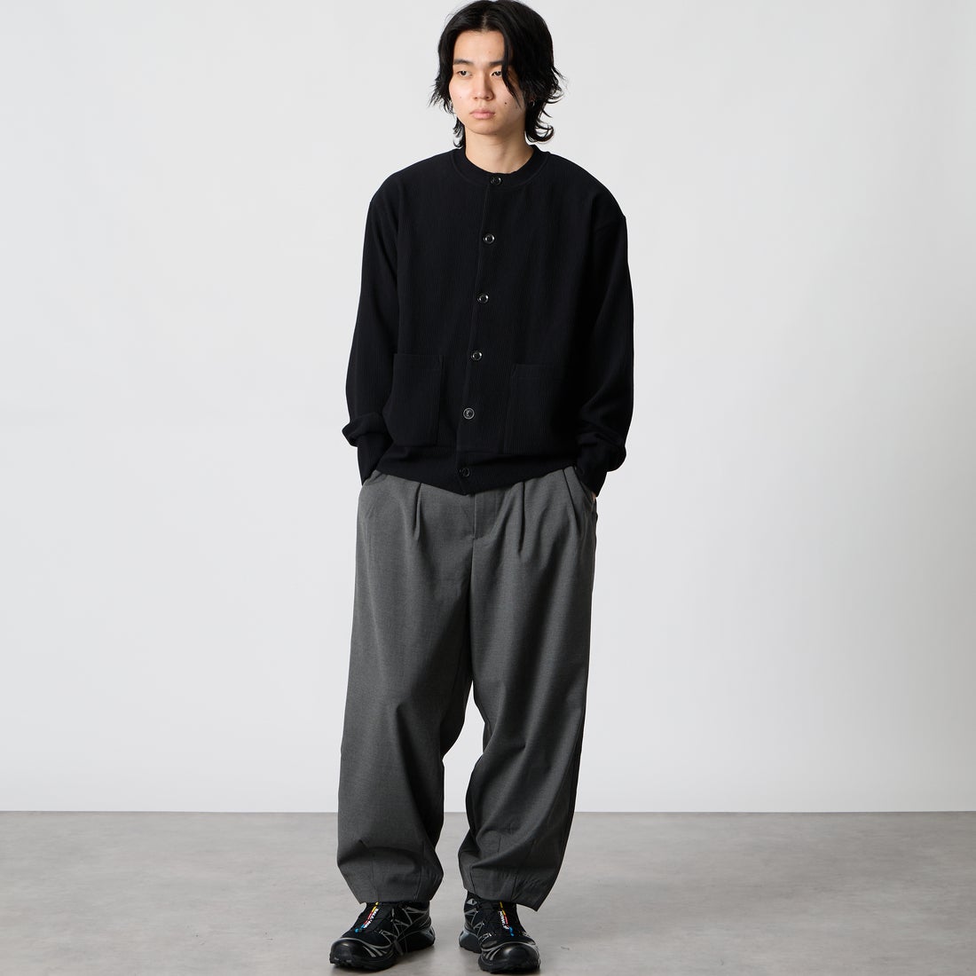 SLICK [スリック] プリーツニットクルーネックカーディガン [5131029] 700 BLACK &&モデル身長：177cm 着用サイズ：1&&