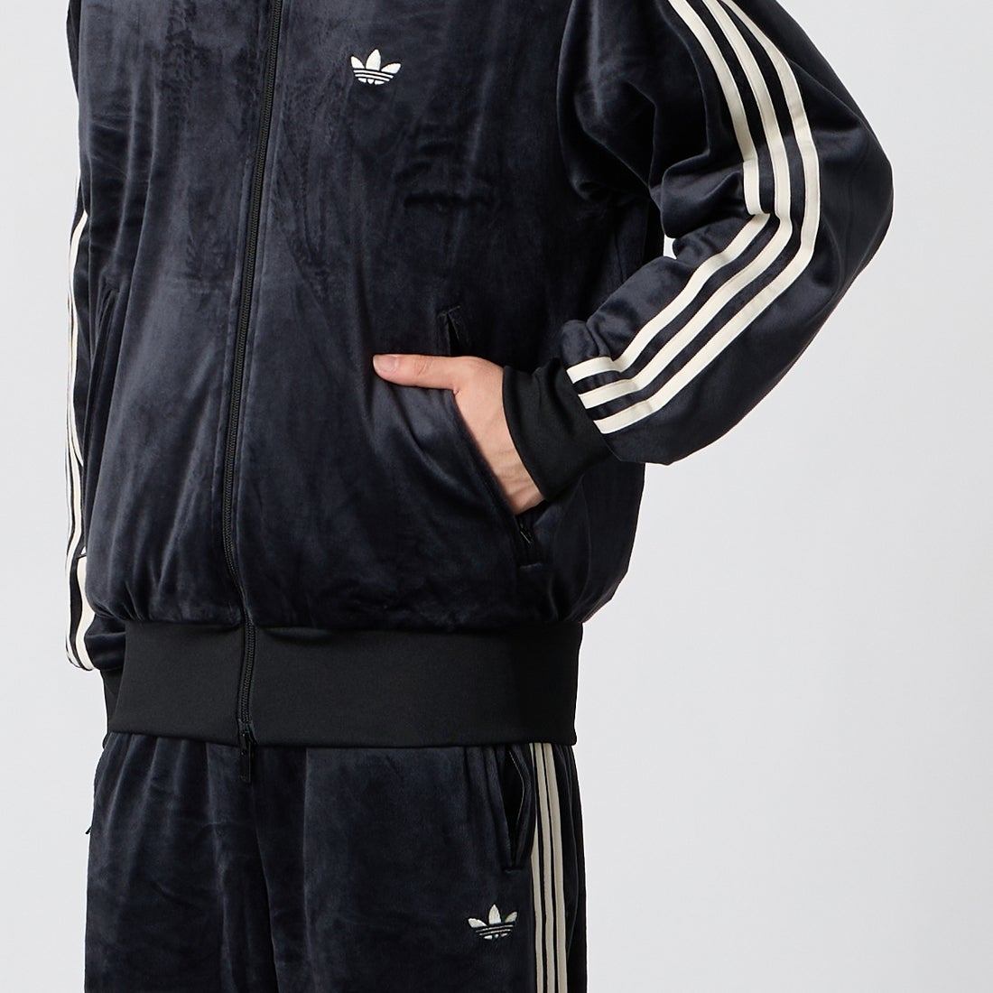 adidas Originals [アディダス オリジナルス] ファイヤーバード ベロア トラックトップ [ZQ134] LC8070 &&モデル身長：177cm 着用サイズ：M&&