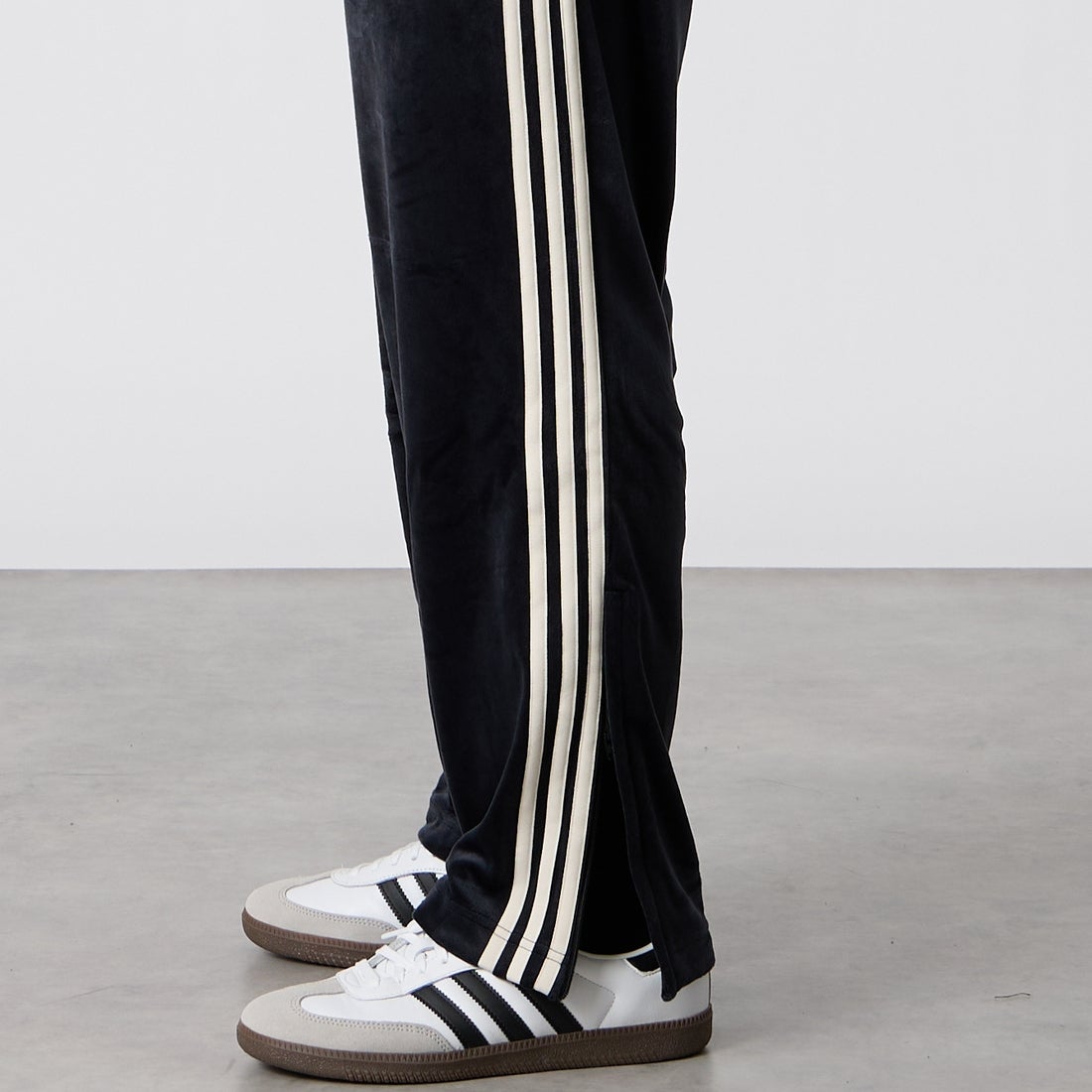 adidas Originals [アディダス オリジナルス] ファイヤーバード ベロア トラックパンツ [QH344] LC8085 &&モデル身長：177cm 着用サイズ：M&&