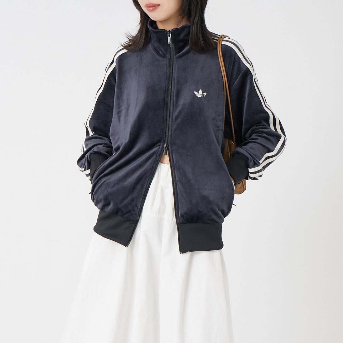 adidas Originals [アディダス オリジナルス] ファイヤーバード ベロア トラックトップ [ZQ134] LC8070 &&モデル身長：162cm 着用サイズ：XS&&