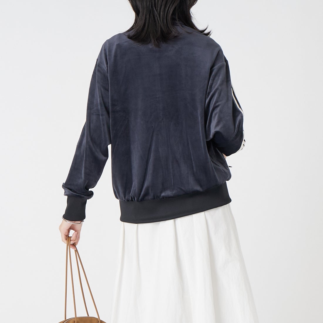 adidas Originals [アディダス オリジナルス] ファイヤーバード ベロア トラックトップ [ZQ134] LC8070 &&モデル身長：162cm 着用サイズ：XS&&