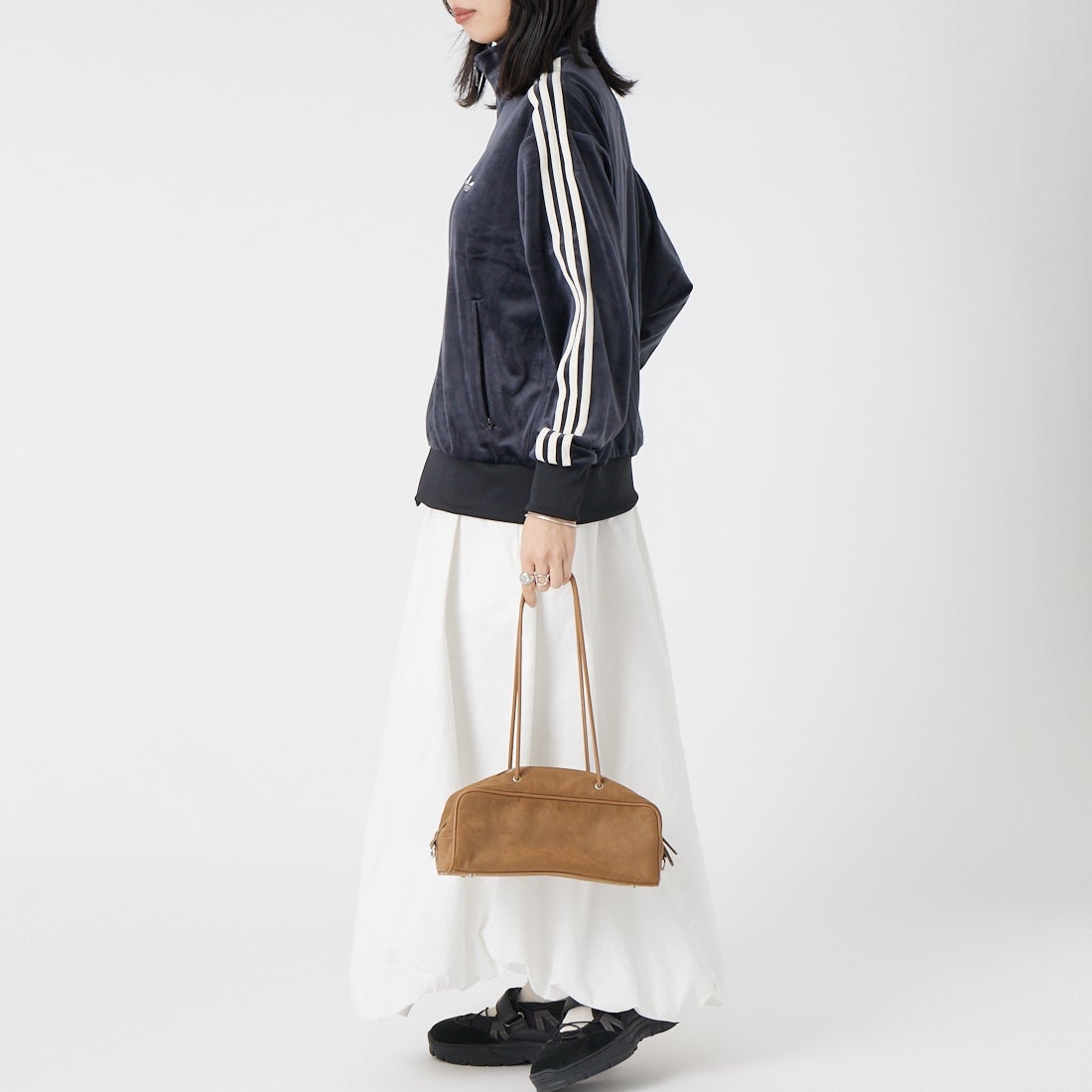 adidas Originals [アディダス オリジナルス] ファイヤーバード ベロア トラックトップ [ZQ134] LC8070 &&モデル身長：162cm 着用サイズ：XS&&